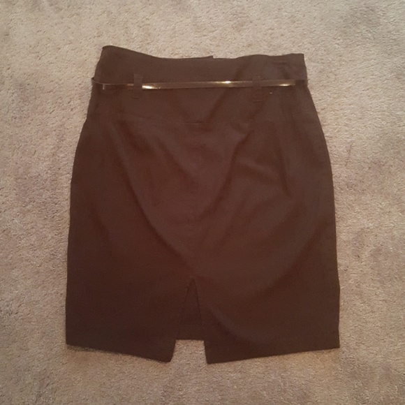 Brown pencil skirt with belt - Picture 4 of 4